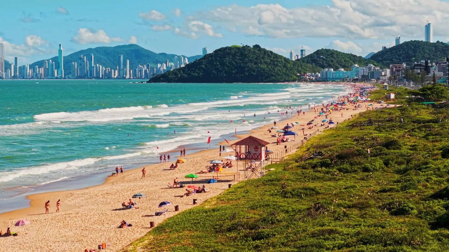 Praia se tornou um verdadeiro paraíso do esporte