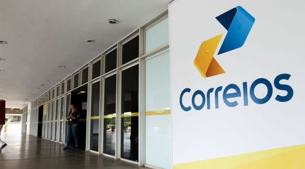 Um dos principais atrativos do programa é a carga horária de 20 horas semanais, divididas em quatro horas por dia, o que permite conciliar trabalho e estudos