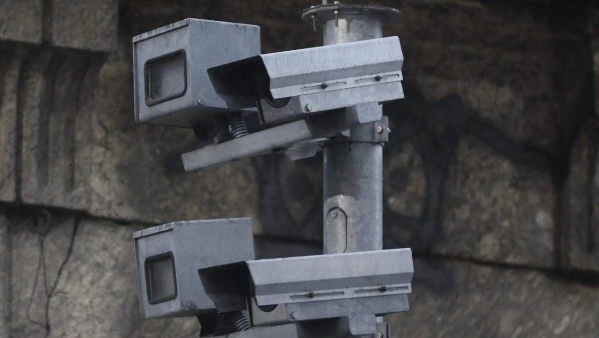 Esse tipo de radar conta com equipamentos como câmeras de altíssima qualidade