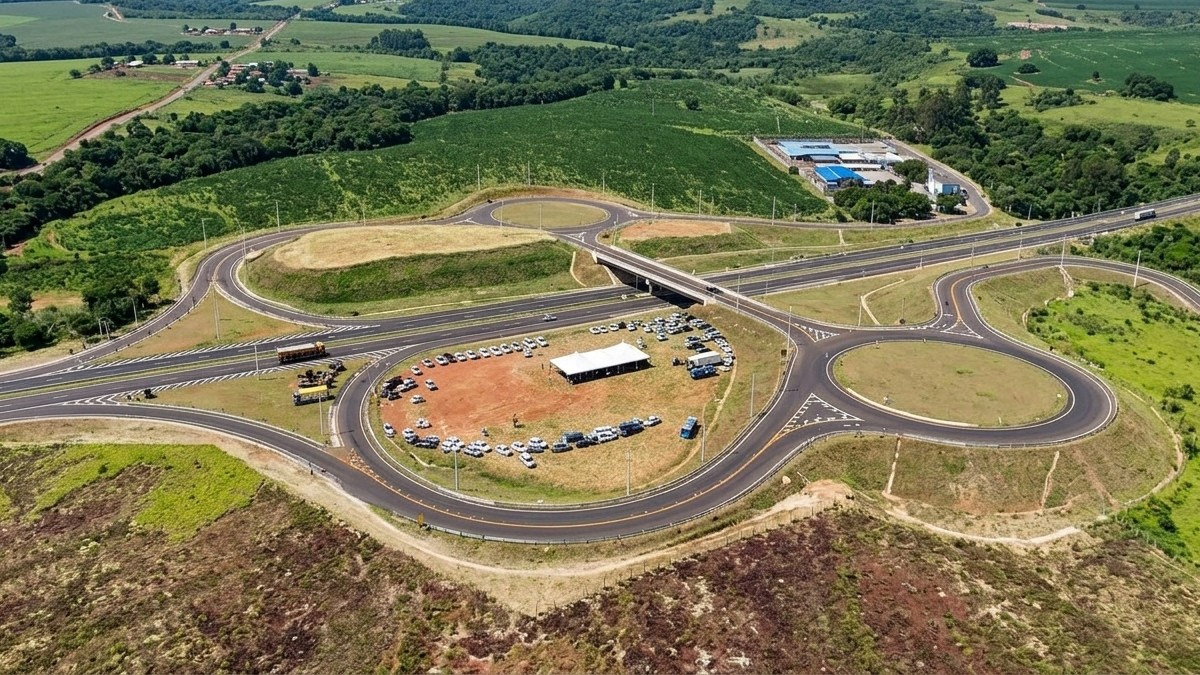 O novo trajeto ao longo dos 25 km de percurso, a ciclovia também passará pelo charme turístico de Holambra